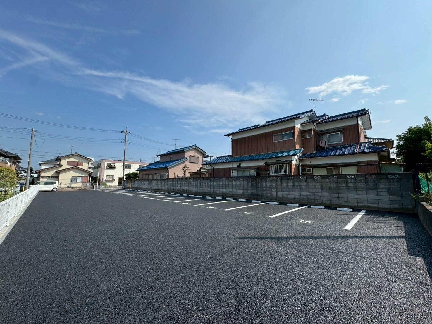 すえひろパーク上野台の外観・駐車場イメージ2枚目