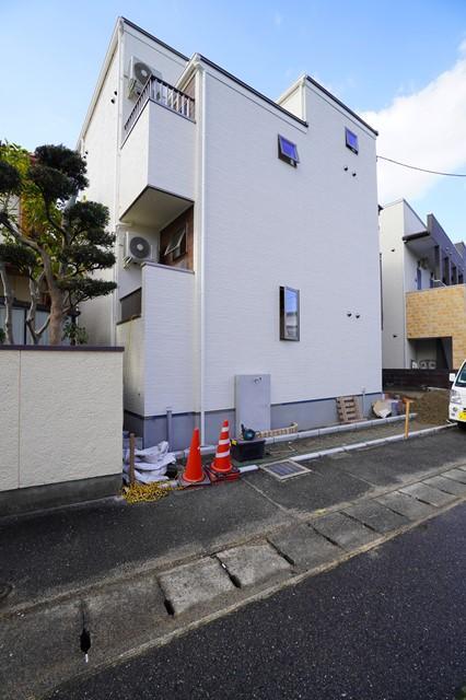 ジラフ井尻の外観・駐車場イメージ1枚目