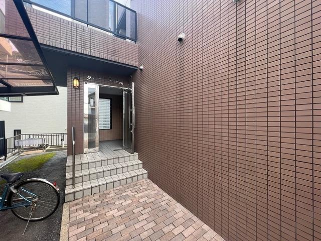 クレセール平和の外観・駐車場イメージ2枚目