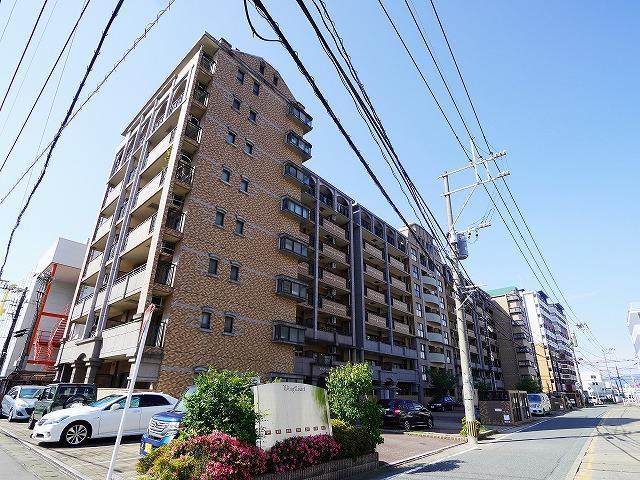 ウイングコートG館の外観・駐車場イメージ1枚目