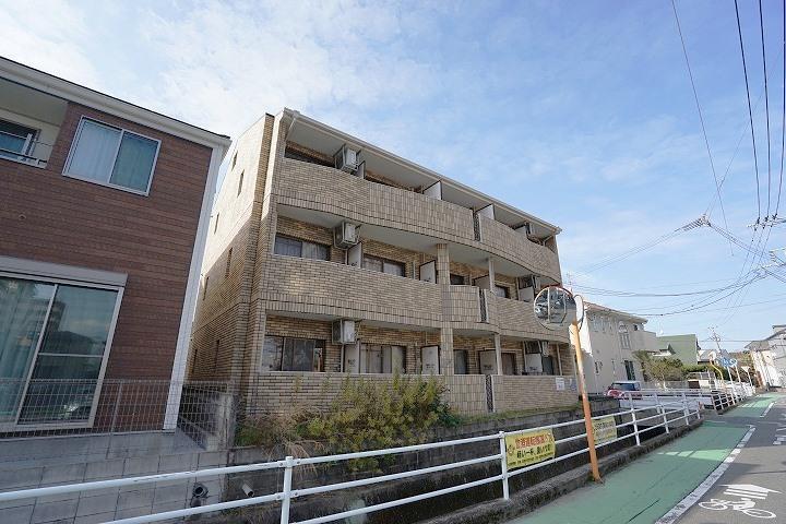 プラン・ド・ビ藤崎の外観・駐車場イメージ1枚目