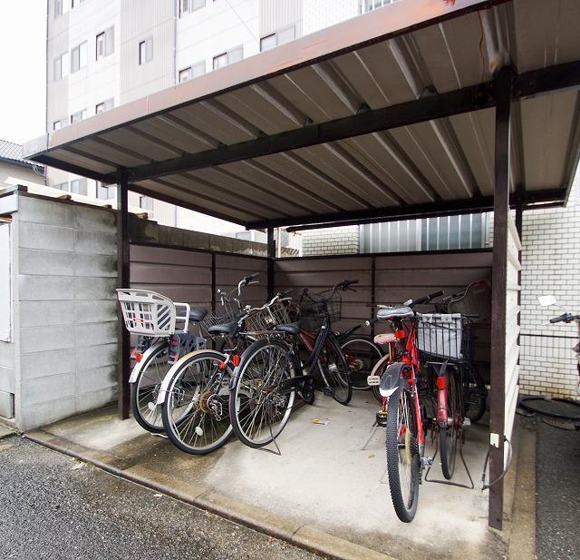 宮竹ビルの外観・駐車場イメージ2枚目