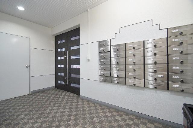 アーバンビラ大名の外観・駐車場イメージ2枚目