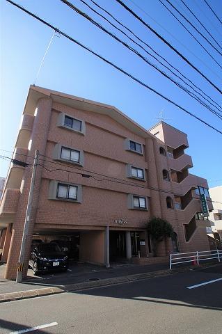 ルミエール室見の外観・駐車場イメージ1枚目