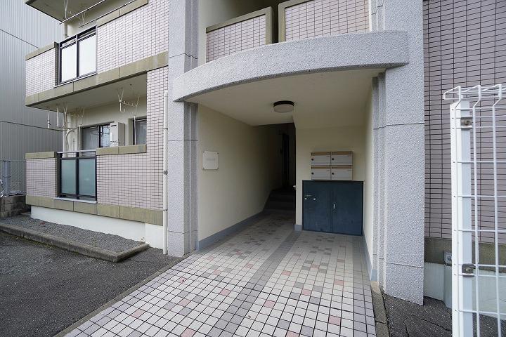 リバーサイドエムA棟・B棟の外観・駐車場イメージ2枚目