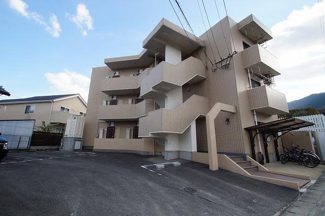 プチセントリーフの外観・駐車場イメージ1枚目