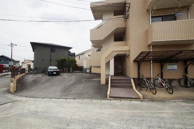 プチセントリーフの外観・駐車場イメージ2枚目