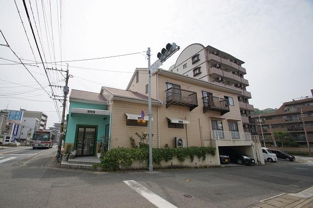 マーブル平和の外観・駐車場イメージ1枚目