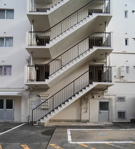 第1長尾団地の外観・駐車場イメージ2枚目