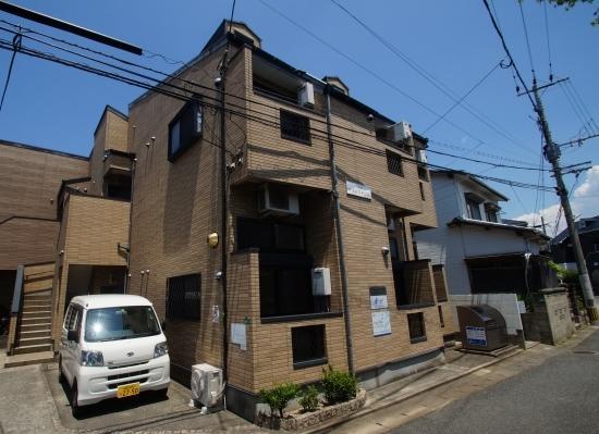 ワイズレジデンスの外観・駐車場イメージ1枚目