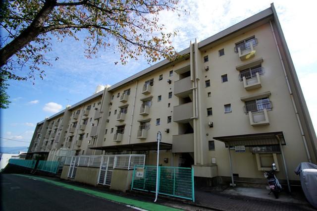 グランエピ長丘台の外観・駐車場イメージ1枚目