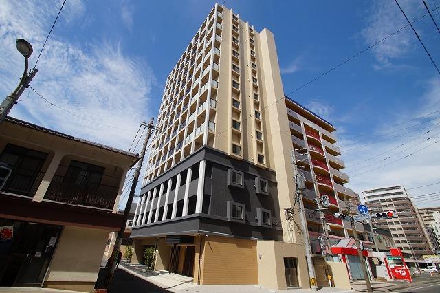 ニューリバー姪浜の外観・駐車場イメージ1枚目