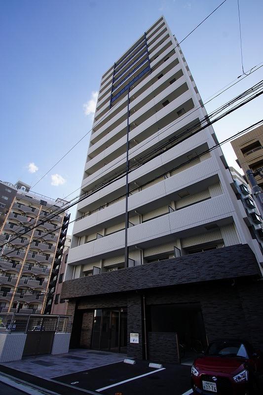 タワーズ高砂の外観・駐車場イメージ1枚目