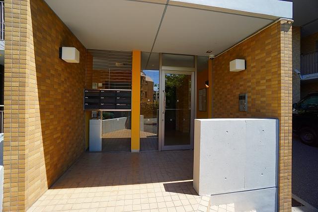 アーバンフラッツつつじヶ丘の外観・駐車場イメージ2枚目