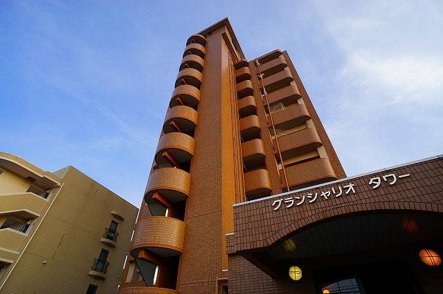 グランシャリオタワー(管理終了)の外観・駐車場イメージ1枚目