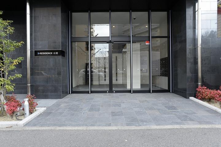 La Douceur本郷の外観・駐車場イメージ2枚目