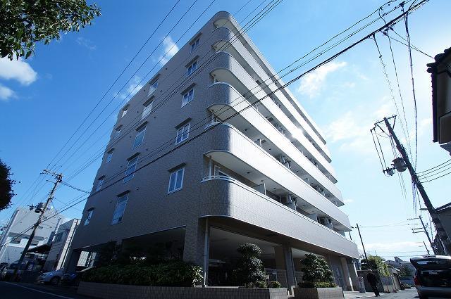 アーデン江坂Ⅲの外観・駐車場イメージ1枚目