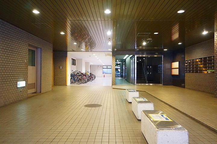 日宝ア・ラ・メゾンの外観・駐車場イメージ2枚目