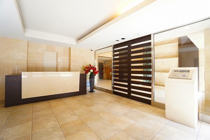 アーデンタワー西本町の外観・駐車場イメージ2枚目