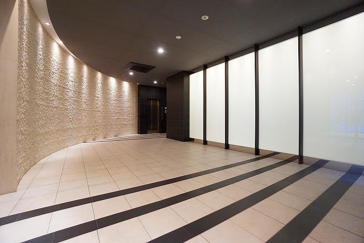 アーデン谷町の外観・駐車場イメージ2枚目