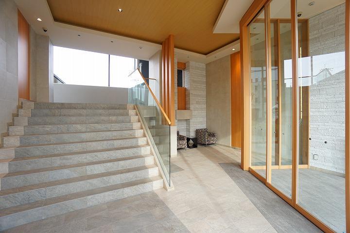 La Douceur南茨木の外観・駐車場イメージ2枚目