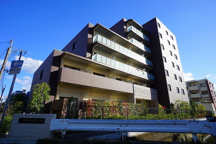 La Douceur西宮北口の外観・駐車場イメージ1枚目