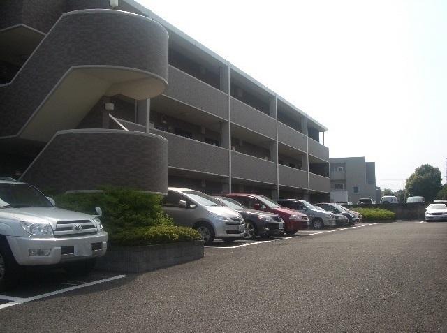 ディアコート国分寺駐車場の外観・駐車場イメージ2枚目